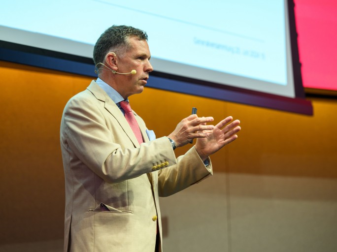 Laurent Schlaefli an der Generalversammlung von Profond