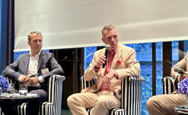 Laurent Schlaefli, CEO Profond an der Paneldiskussion von AXA Investment Managers