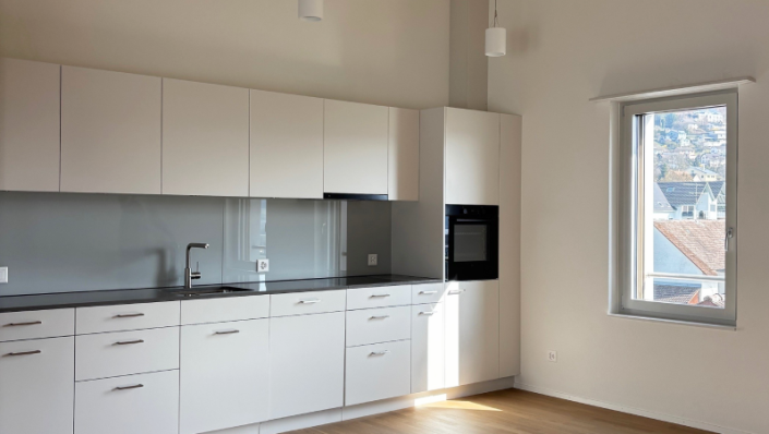 In Beringen realisierte Profond einen Neubau nach Minergie-P-Standard. Das Bild zeigt die Küche einer der Wohnungen. 